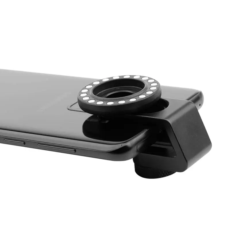 137849_dermlite_magneticonnect_klemme_mit_smartphone.webp