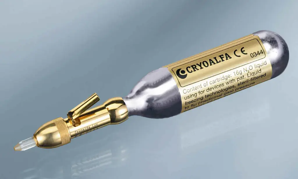 Cryoalfa LUX avec 2 têtes (1mm et 4 mm) + 1 recharge de 16gr dans une valisette